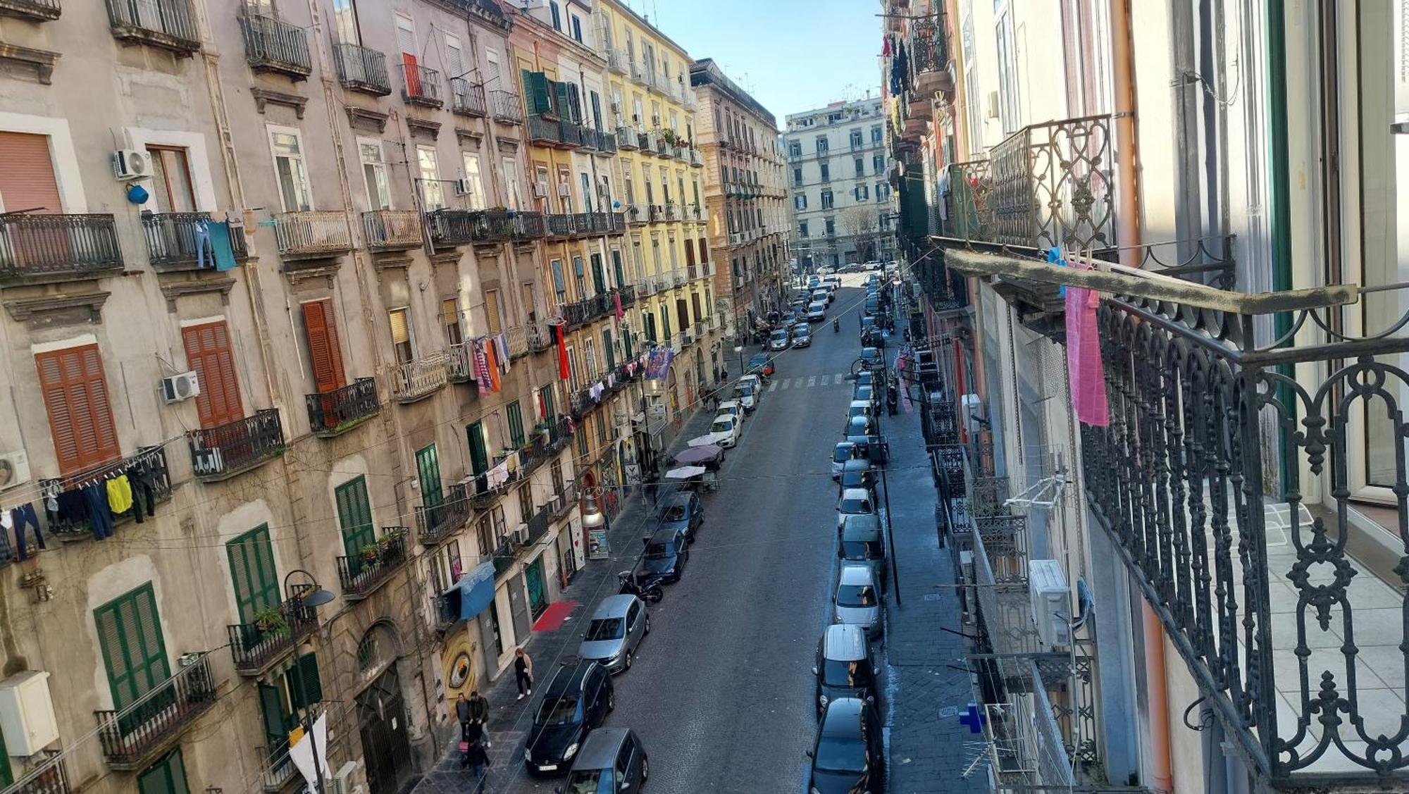 Appartamento Grande & Favoloso Vicino Il Museo Madre *