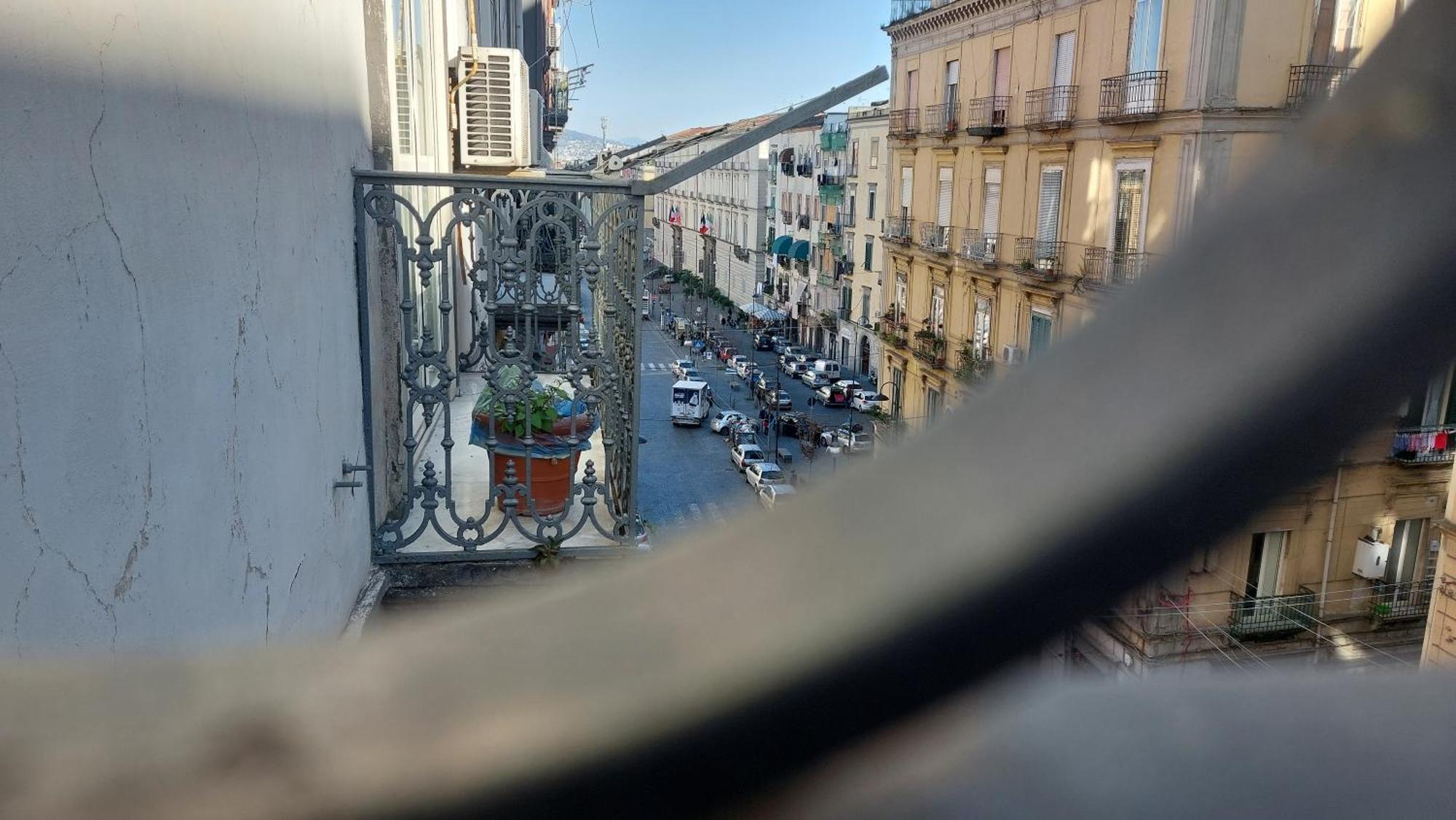 Appartamento Grande & Favoloso Vicino Il Museo Madre *